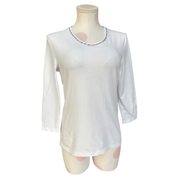 Burberry  London Classic 3/4 Sleeve White Tee with Signature print neckline M/L - Picture 1 of 10